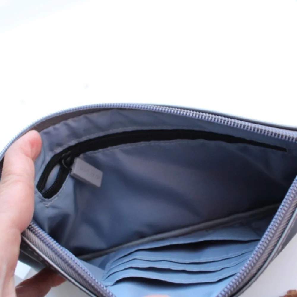 NWT IHKWIP clutch